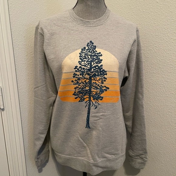 Vintage Tree & Sunset Distressed 80s Vibe Retro Sweatshirt - Size M - Picture 1 of 4
